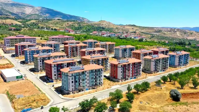 Deprem Bölgesi Yeniden İnşa Ediliyor