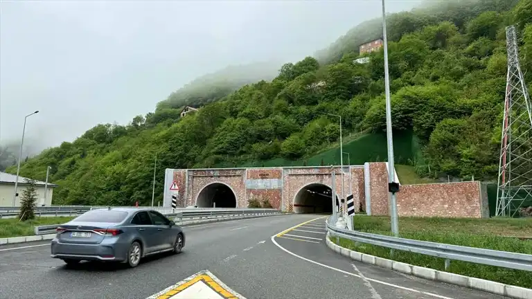 Zigana Tüneli'nden 3 Milyon Araç Geçti